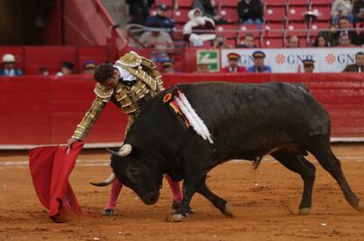 Antonio Ferrera corta dos orejas y sale por la puerta grande