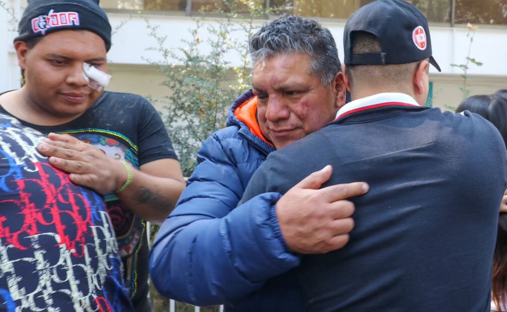 Arnulfo Aguilar líder del Sonido Cóndor fue liberado después de que anoche fuera detenido por golpear a policías los cuales le querían decomisar su equipo mediante un operativo para quitar a los sonideros. (12/12/24) Foto: Axel Sánchez/ EL UNIVERSAL