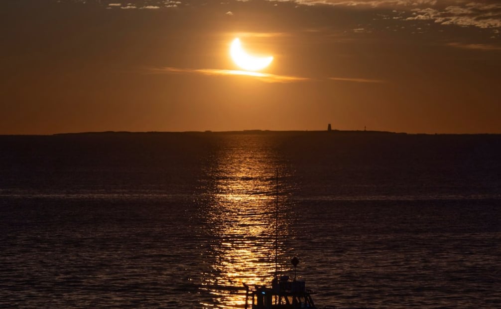 A pesar de que este Eclipse Solar parcial no será visible en México, a través de diversas plataformas digitales se podrán ver transmisiones en vivo, fotos y videos del evento. Foto: Captura de pantalla en x