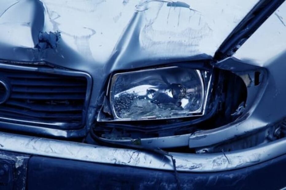 ¿Qué puedes hacer si chocas con un auto que no tiene seguro?