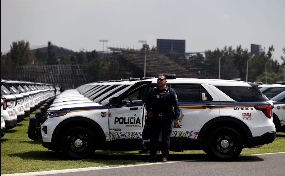 Dan banderazo de salida a 3 mil 500 nuevas patrullas que renovarán el parque vehicular de la Secretaría de Seguridad Ciudadana de la Ciudad de México, en el estadio GNP, el jueves 24 de julio de 2025. Foto: Diego Simón Sánchez/EL UNIVERSAL