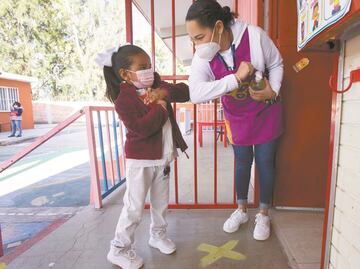 Un retorno a las aulas sin risas y gritos de los niños