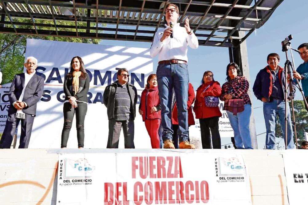Promesa. El ex secretario de Desarrollo Económico local dijo que estar con los comerciantes es como “ver a su familia”, que nació de esta actividad (ESPECIAL)