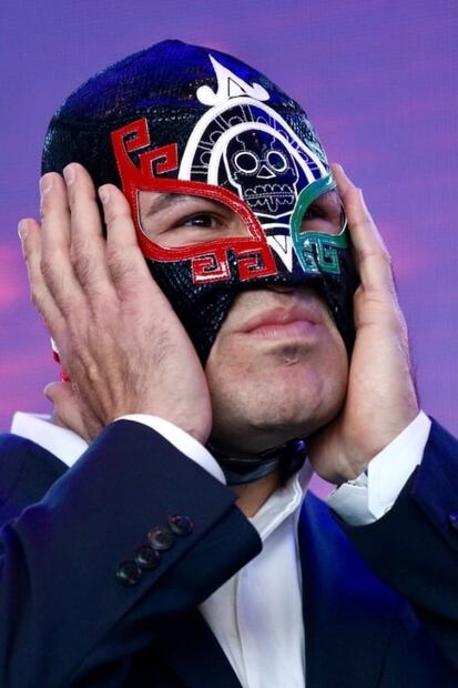 Caín Velásquez, el nuevo enmascarado para Triplemanía XXVII