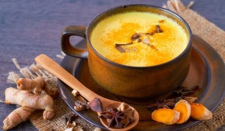 Agrega estas tres especias a la leche y reducirás el riesgo de contraer Parkinson o Alzheimer