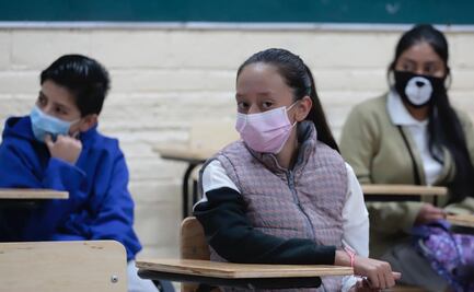 "Ya quería regresar y estar con mis amigos", dice Renata en primer día de clases en secundaria