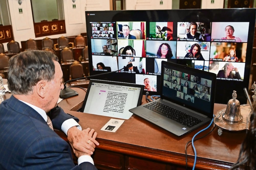 En sesión virtual se leyó el comunicado que previamente aprobó la mayoría de Morena en la Mesa Directiva. Foto: Especial
