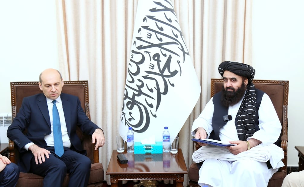 El Embajador de la Federación de Rusia, Sr. Dmitry Zhirnov, se reunió con el Ministro de Asuntos Exteriores de la AAA, Maulvi Amir Khan Mottaki. Foto: X - @MoFA_Afg