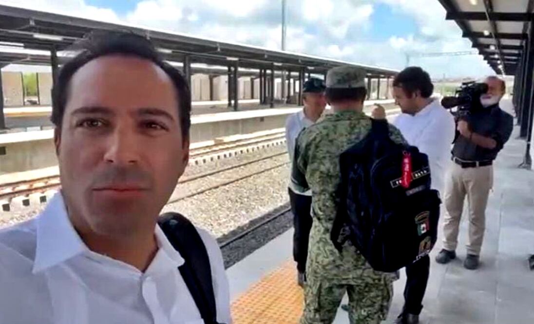 Por segundo día consecutivo, el presidente Andrés Manuel López Obrador realiza un recorrido de prueba a bordo de un convoy del Tren Maya, en compañía del gobernador de Yucatán, Mauricio Vila. Foto: especial