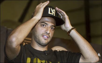 Los contras de Carlos Vela para llegar al Barcelona