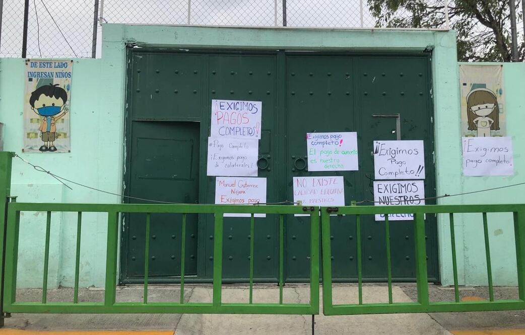 Docentes del Edomex acusan de corrupción a dos funcionarias de la Secretaría de Educación en Texcoco. Foto: Emilio Fernández