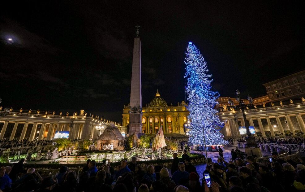 Encendido del árbol de Navidad del Vaticano. Foto: AP