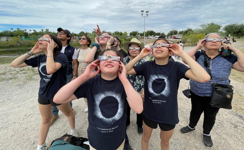 Eclipse solar 2024 en el Planetario de Torreón. Foto: Edgar Silva Fuentes S. / EL UNIVERSAL