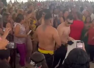 Realizan presentación de strippers durante festejo del Día del Maestro en Hidalgo; autoridades califican el acto como machista