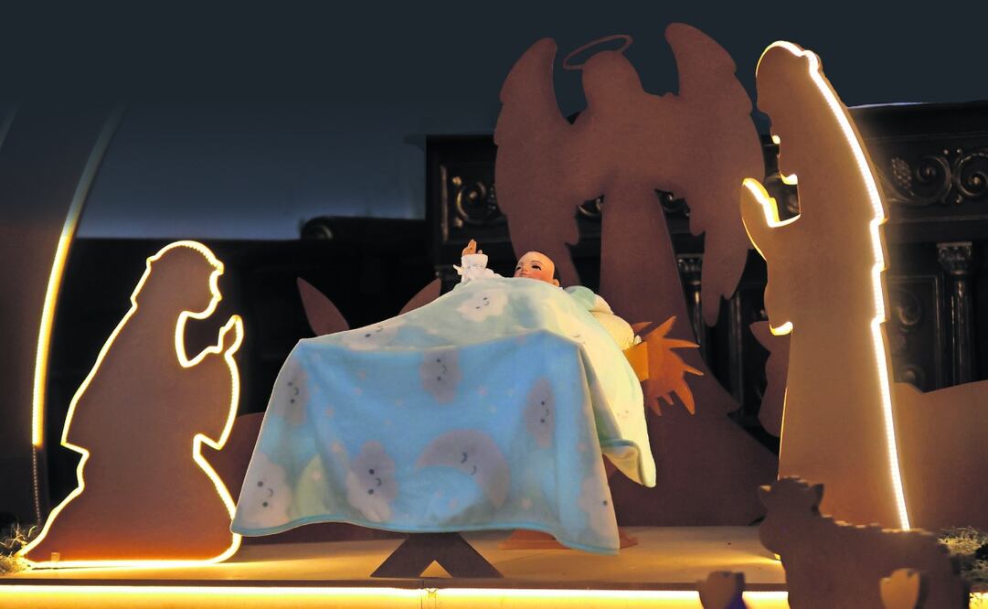 El Niñopa es recibido en un espacio diseñado para albergarlo un año y en el cual pueda ser visitado por sus feligreses. Aquí, en una capilla en la catedral de San Bernardino. FOTOS: FERNANDA ROJAS. EL UNIVERSAL