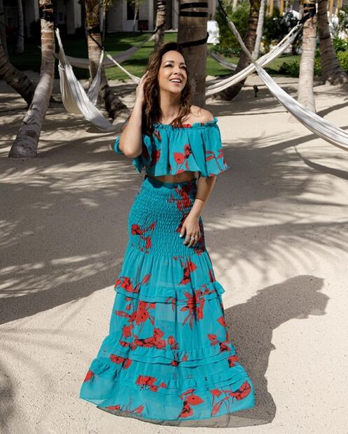 Adamari López y 3 looks que dejan en claro que el crop top es la nueva tendencia