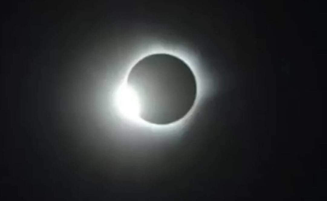 Imagen del eclipse desde Indonesia. Foto: Captura YouTube Slooh