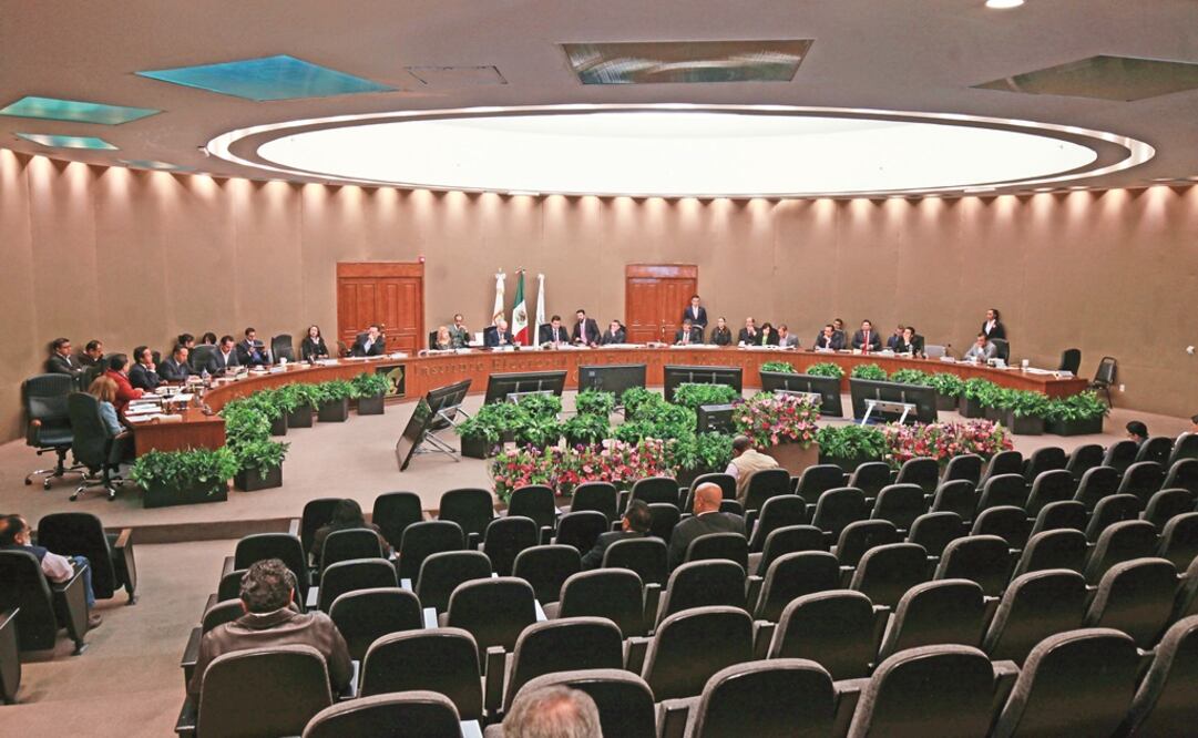 Aspectos de una sesión el Instituto Electoral del Estado de México (IEEM). (Fotografía: Archivo)