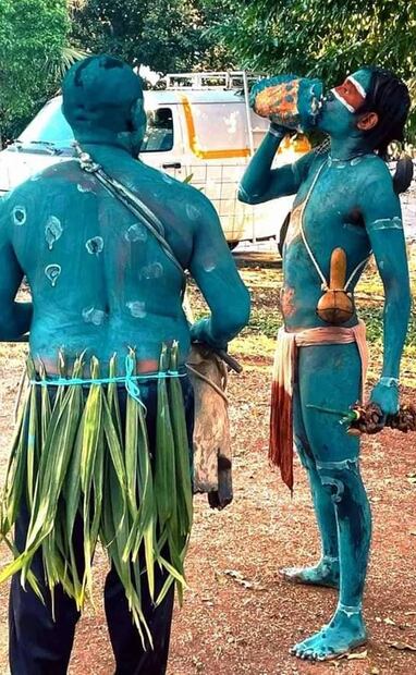 En los días del esplendor maya, este tinte pudo haberse usado como pintura corporal durante ceremonias y rituales; hoy en día May Ku lo proporciona para actividades culturales que nos dan un vistazo del pasado y presente maya. Foto: Facebook Luis May Ku.