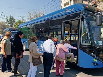Vinculan a proceso a 4 servidoras públicas por enriquecimiento ilícito a costa del Servicio de Transporte Eléctrico
