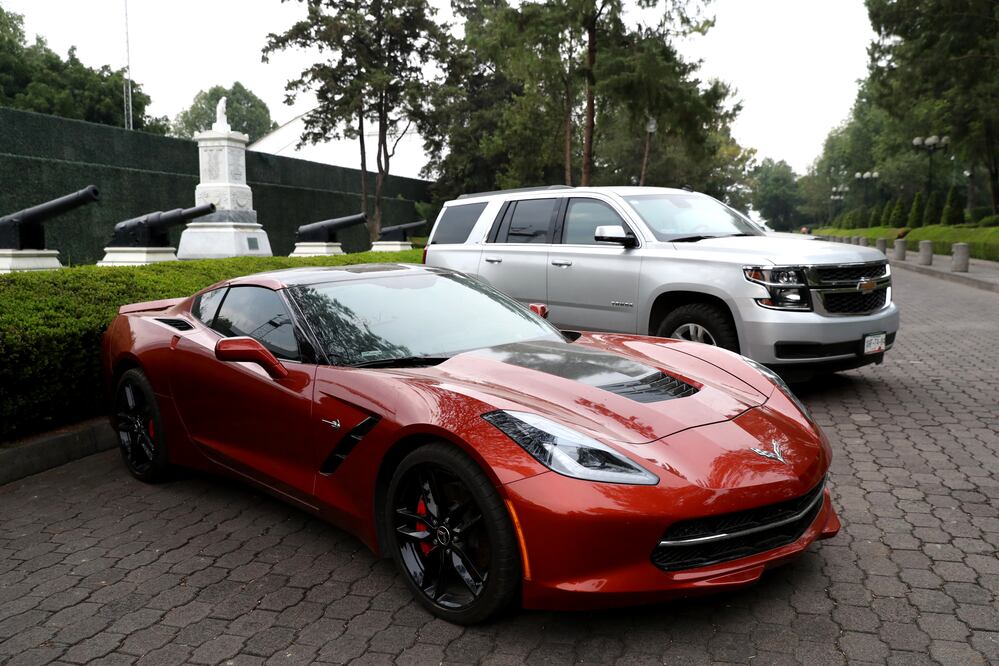 Más de 56 vehículos son exhibidos en el Complejo Cultural de Los Pinos para su subasta que se llevará a cabo el próximo domingo 26 de mayo (VALENTE ROSAS. EL UNIVERSAL)