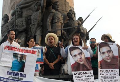 "Amor Divino", vocalista de Café Tacuba canta por desaparecidos de Jalisco