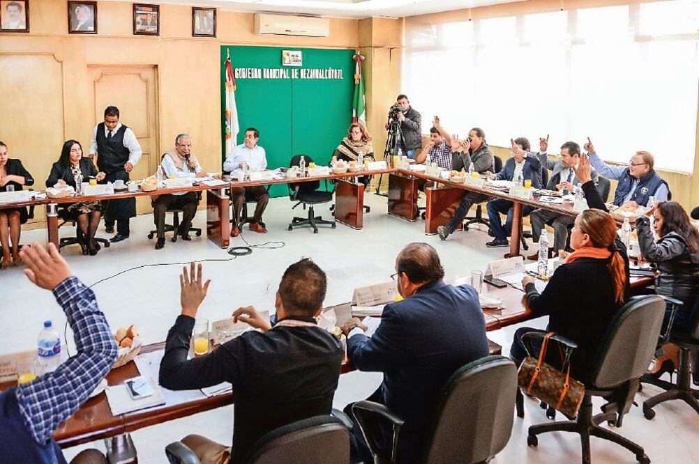 El Cabildo de Nezahualcóyotl designó a Verónica Romero Tapia como sucesora de Juan Hugo de la Rosa García, quien buscará reelegirse (ARCHIVO EL UNIVERSAL)