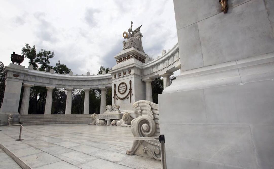 Especialistas advirtieron el cambio de textura en las  columnas y superficies del monumento dedicado a Juárez. (FOTO: Juan Carlos Reyes / EL UNIVERSAL)