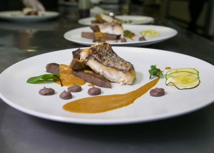 Gerardo Vázquez Lugo sorprendió con cena en Acapulco