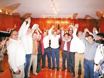 Formaliza el Cuau aspiración a candidato