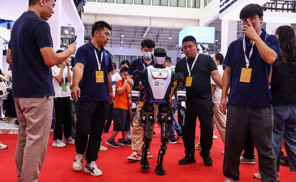 Durante la conferencia que se exhibirán 27 distintos modelos de robots con forma humana. Foto: EFE