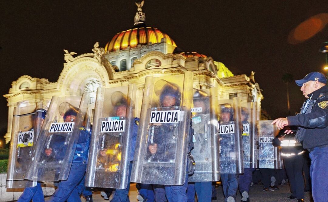 Mexico City's riot police - Photo: Armando Monroy/CUARTOSCURO.COM