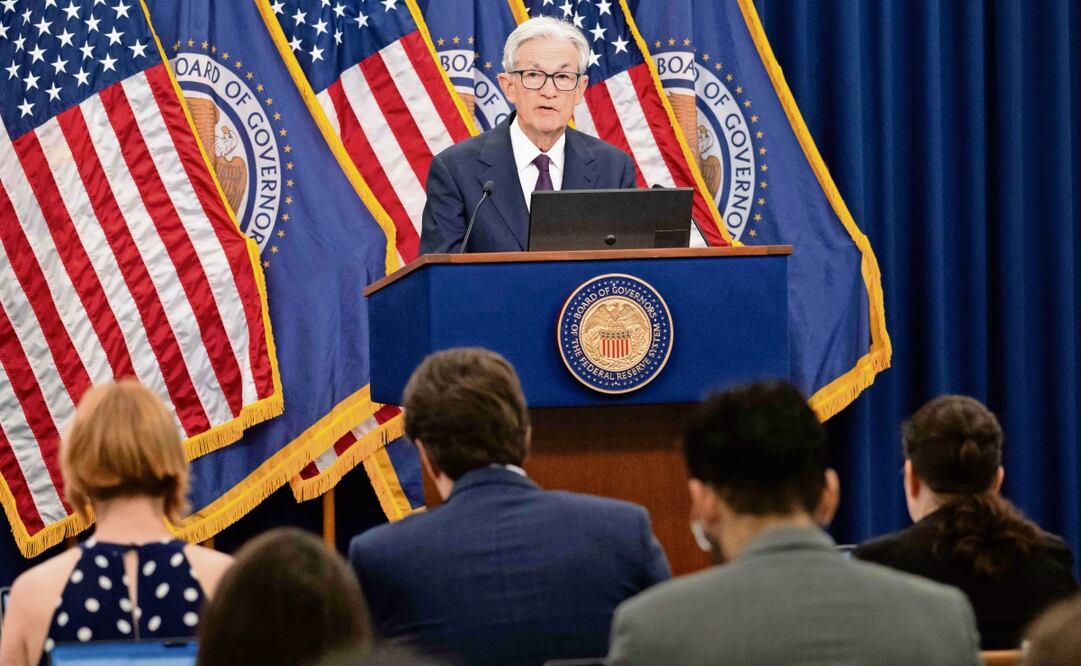 Jerome Powell, presidente de la Fed consideró que es “difícil saber con confianza cómo deberíamos reaccionar hasta que veamos realmente el impacto de los efectos” de la política arancelaria del gobierno de Trump. Foto: Saul Loeb / AFP