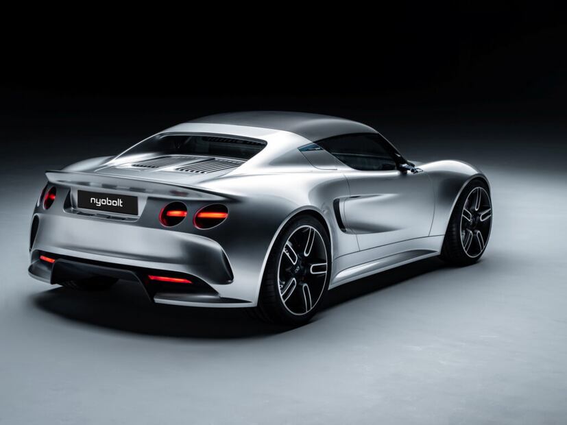 Su diseñador fue el responsable de crear el Lotus Elise.