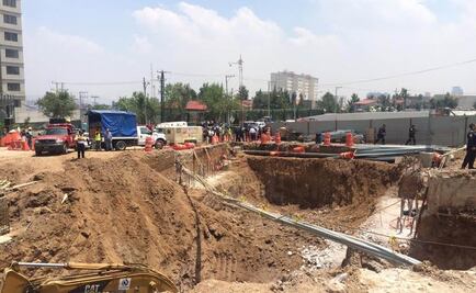 Rescatan a dos tras derrumbe en Cuajimalpa