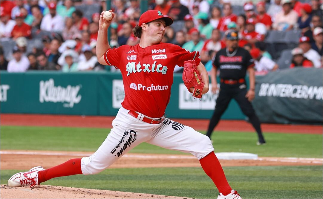 Trevor Bauer, durante el primer juego de la Final de la Zona Sur de los Playoffs 2024 de la Liga Mexicana de Béisbol, entre los Diablos Rojos del México y los Guerreros de Oaxaca. FOTO: Imago7