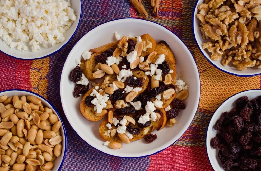 Ingredientes para la capirotada Foto:iStock 