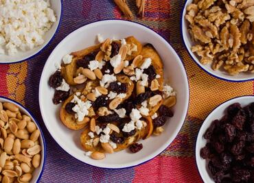 Descubre por qué comemos capirotada en Semana Santa