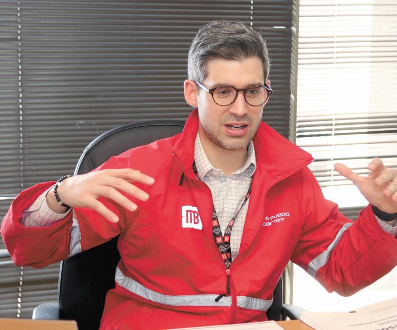 Roberto Capuano dijo que ya se plantea la electrificación del sistema Metrobús, lo que ayudará a reducir los contaminantes; además se planea la celebración de los 15 años de servicio de este medio de transporte. CARLOS MEJÍA. EL UNIVERSAL