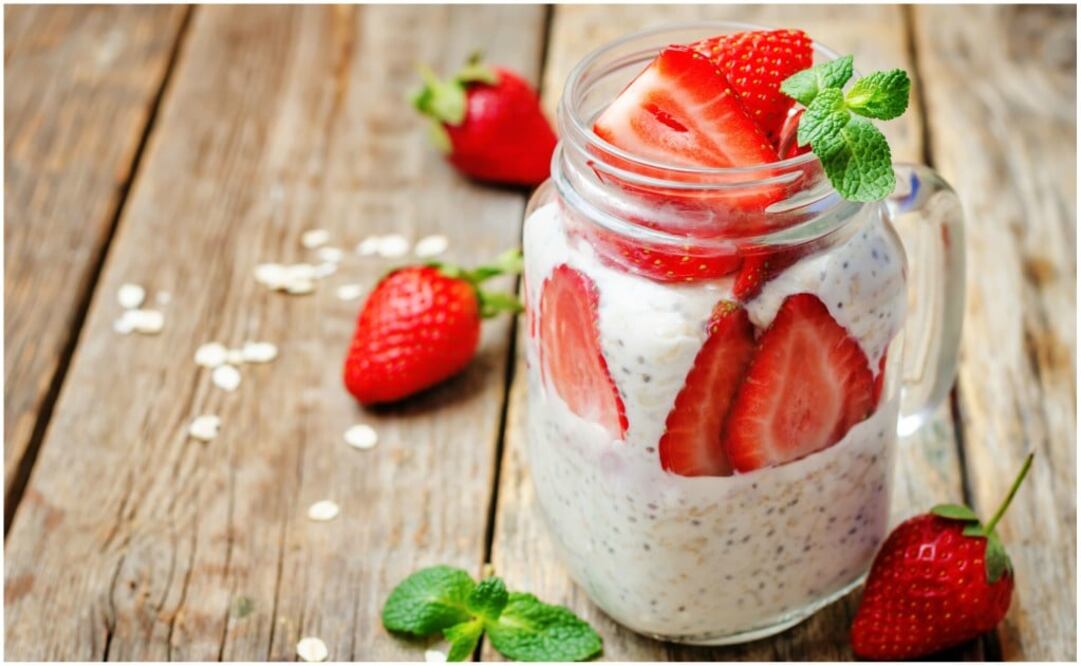 Foto: istock/ Avena con chía y fresas