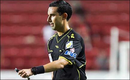 Llaman en canción "árbitro basura" a César Ramos Palazuelos