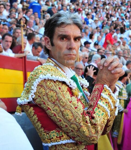 Emiliano Gamero torero con bigotes confirmó en Lisboa