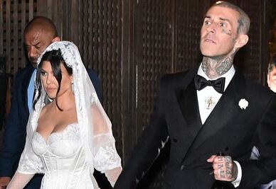 Kourtney Kardashian y otras famosas que se casaron con vestidos nada tradicionales