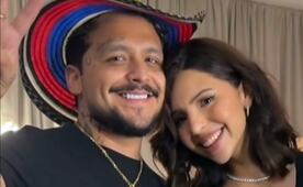 Ángela Aguilar reaparece en el escenario y es captada junto a Nodal en medio de versiones de una boda secreta 