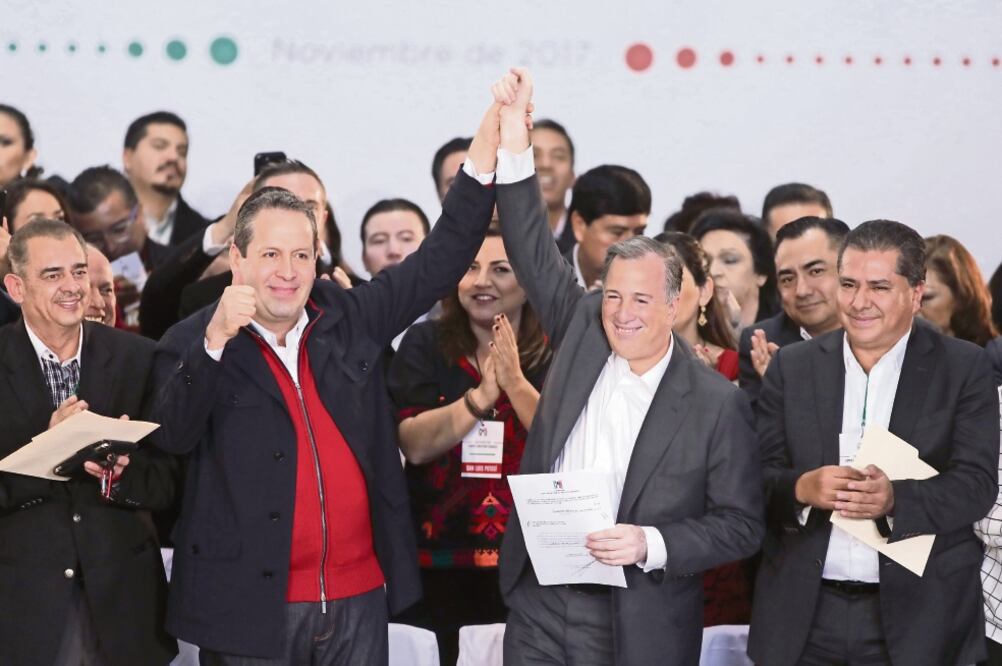 José Antonio Meade, a quien Eruviel Ávila, dirigente del PRI en la Ciudad de México, levantó el brazo en señal de triunfo, pidió a los priístas de las 32 entidades que hagan equipo con él, que se mantenga el diálogo y la unidad. (LUCÍA GODÍNEZ. EL UNI)