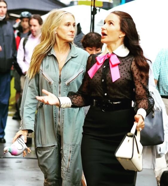 Cuánto cuesta la bolsa en forma de paloma de Sarah Jessica Parker que se hizo viral