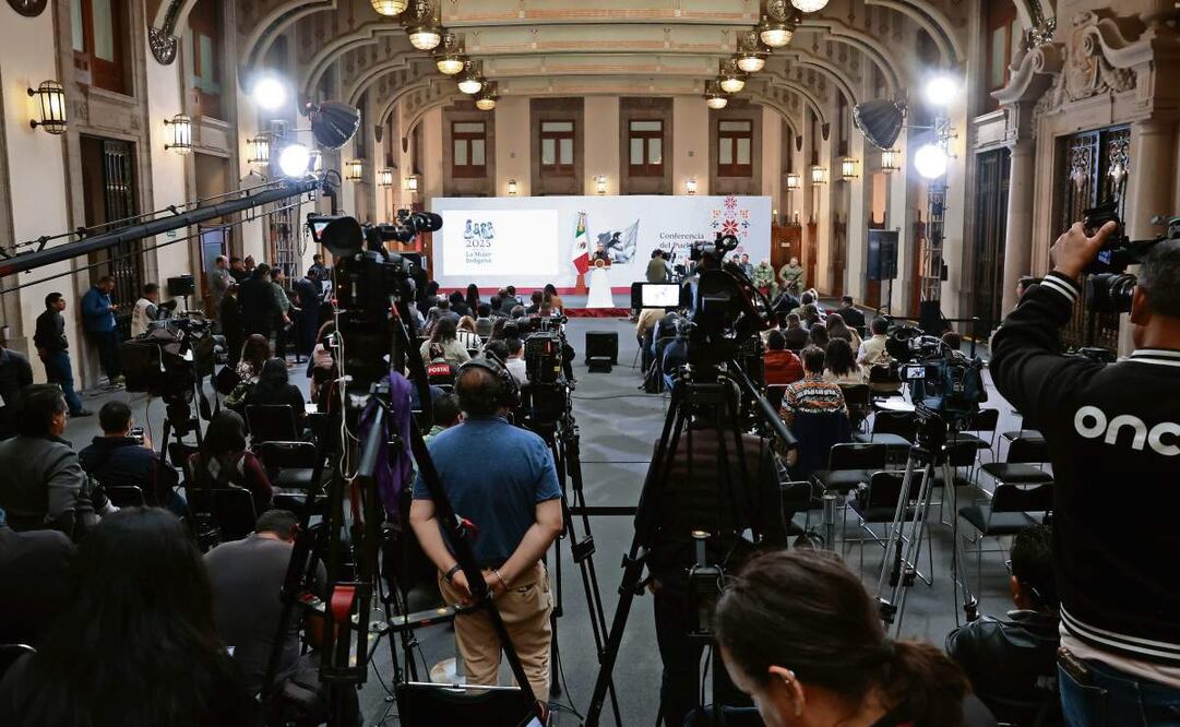 La presidenta Sheinbaum dijo que el secretario de Economía diáloga con autoridades estadounidenses sobre los camiones. Foto: Fernanda Rojas / EL UNIVERSAL