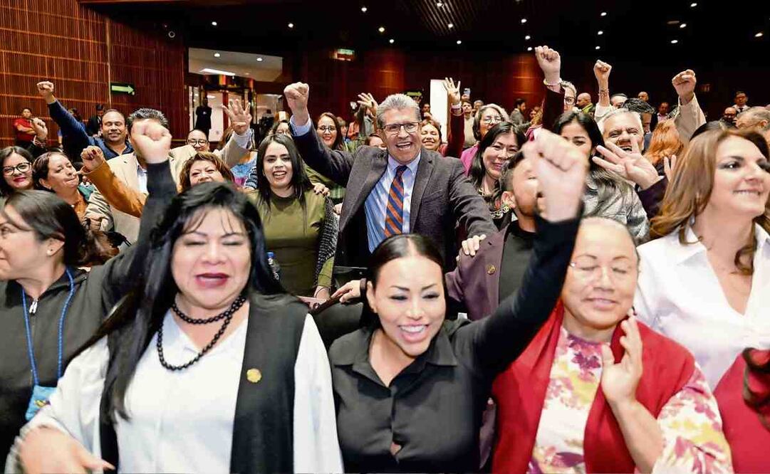 Legisladores de Morena deben dar seguridad jurídica en las decisiones que tomaron cuando decidieron eliminar los organismos independientes, y si hay desacato habría una crisis constitucional, advierte constitucionalista. Foto: Especial (20/01/2025)