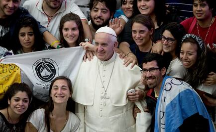 Papa se suma a los feligreses para oír misa