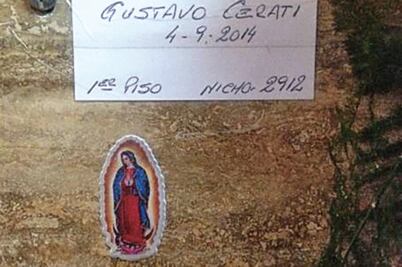 Hasta en tumbas hay diferencia entre Carlos Gardel y Cerati